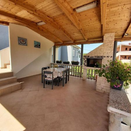 Apartman Ana Štinjan Εξωτερικό φωτογραφία