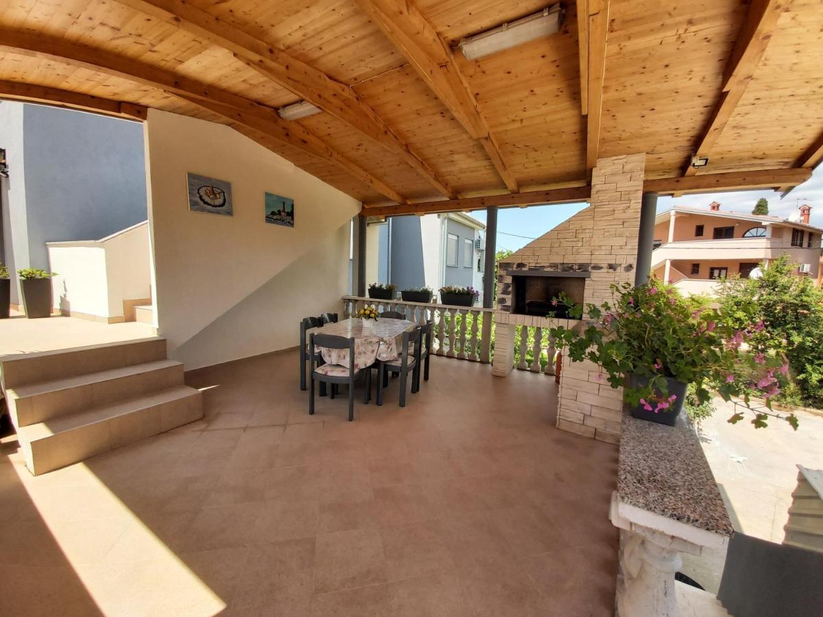 Apartman Ana Štinjan Εξωτερικό φωτογραφία