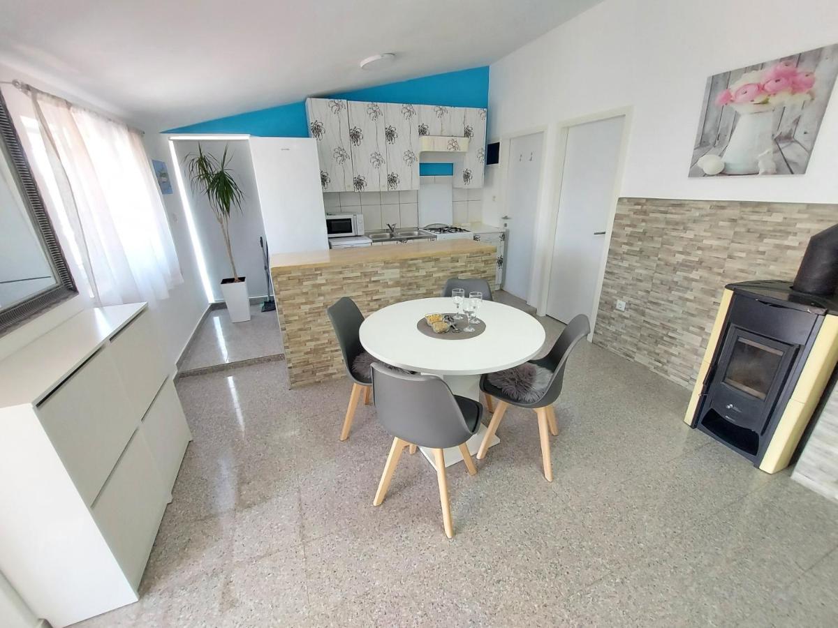 Apartman Ana Štinjan Εξωτερικό φωτογραφία