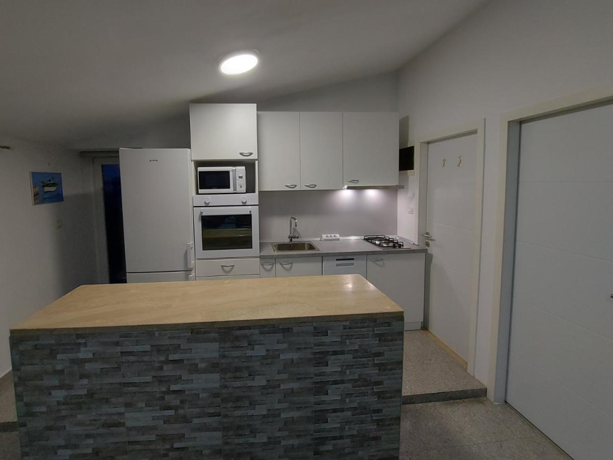Apartman Ana Štinjan Εξωτερικό φωτογραφία